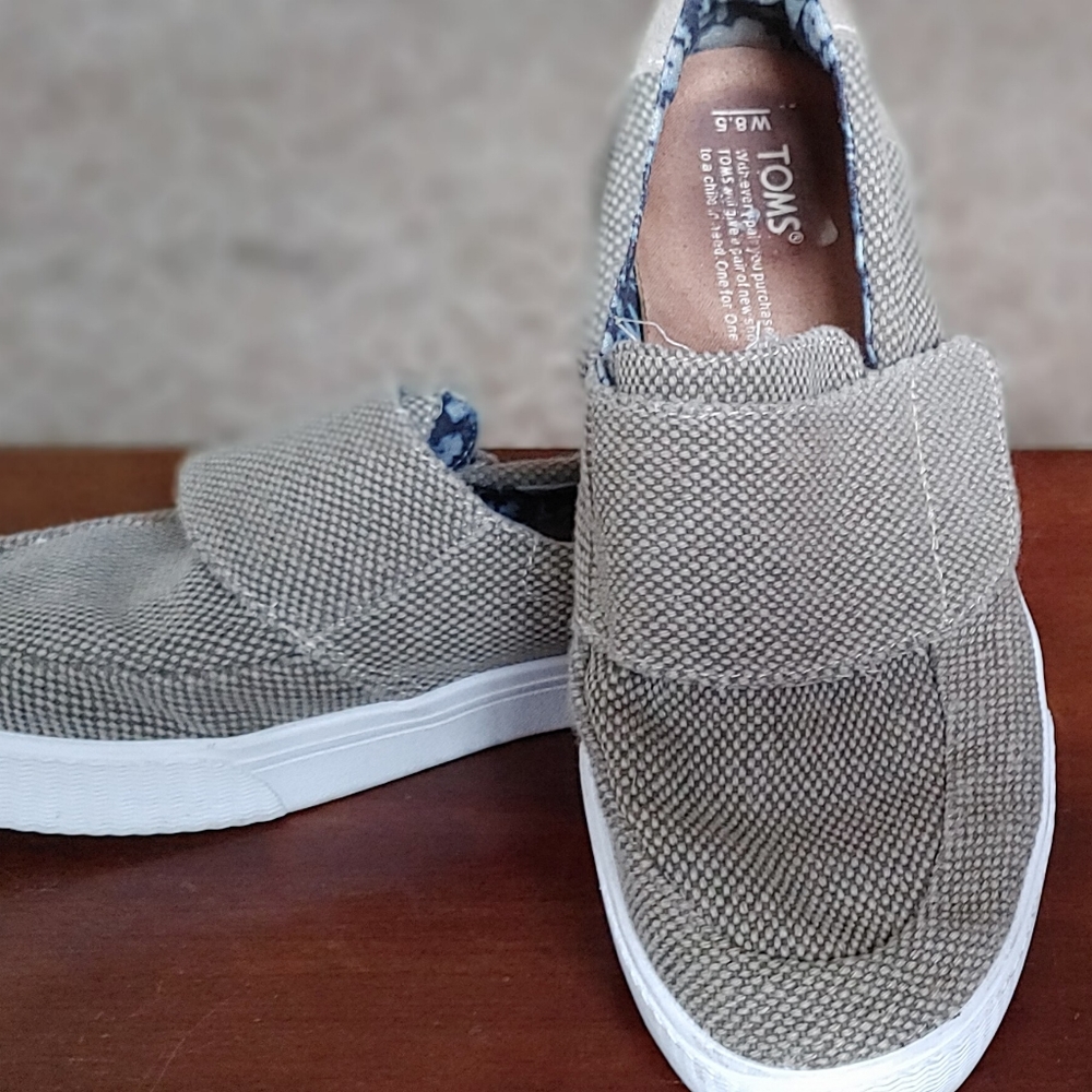 Tom's shoes